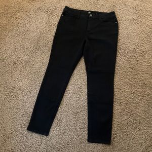 St John’s Bay Black Skinny Leg Jeans; Women’s Size 12–Has Stretch, Pockets